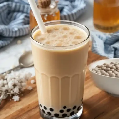Preparación de té con leche y caramelo frío